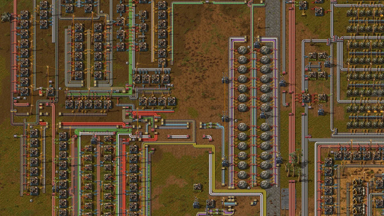 Parallel belts and rows of machines (Factorio, via Steam)